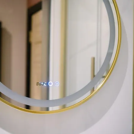 Luxury Single Small Location King Bed *