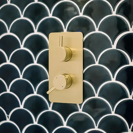 度假居 Luxury Single Small Location King Bed *