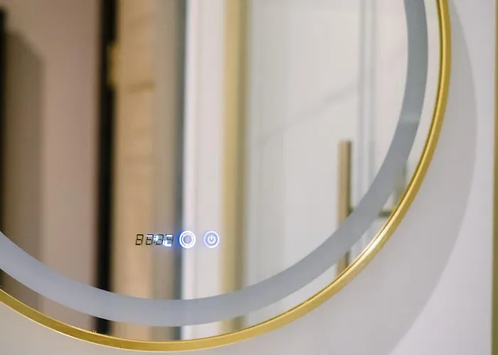 Luxury Single Small Location King Bed *