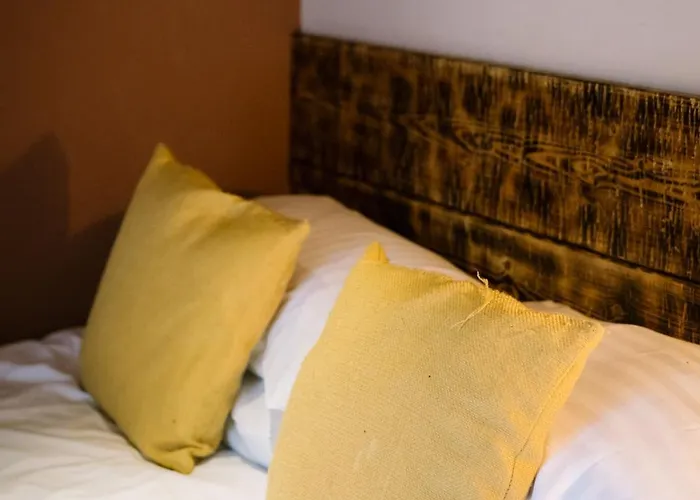 Luxury Single Small Location King Bed * Windermere