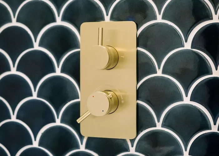 Holiday home Luxury Single Small Location King Bed *