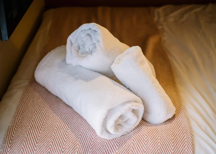 Luxury Single Small Location King Bed *