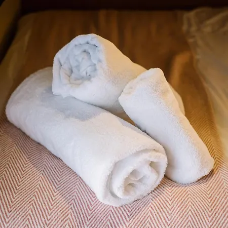 Luxury Single Small Location King Bed *